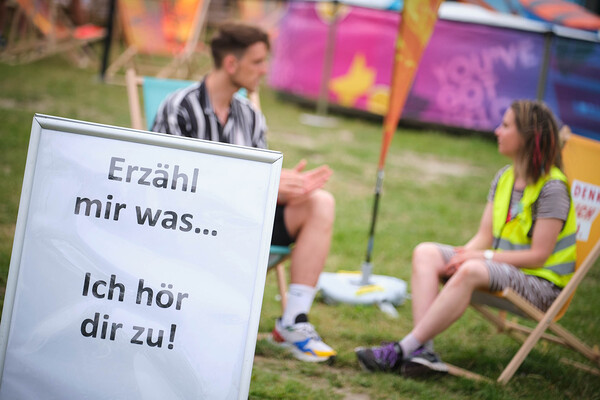Mehr als 30 christliche Seelsorgerinnen und Seelsorger sind am Wiener Donauinselfest für die Anliegen und Sorgen der Besucherinnen und Besucher da. Donauinselfest 2023